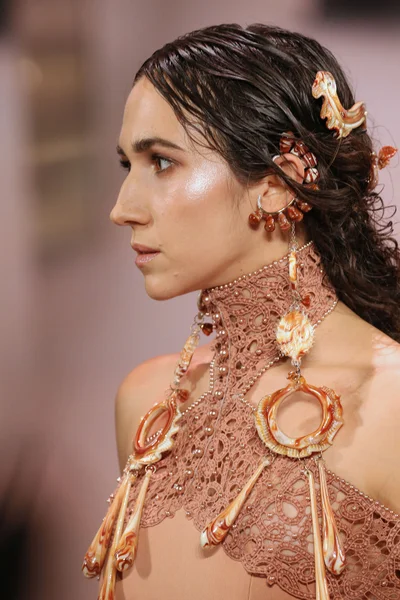 Look 30
